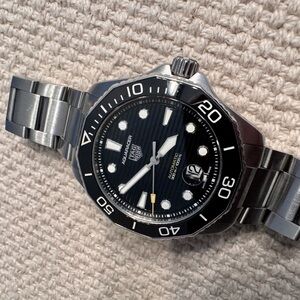 2021 TAG Heuer Aquaracer Professional 300 (43mm) iconic dive watch.